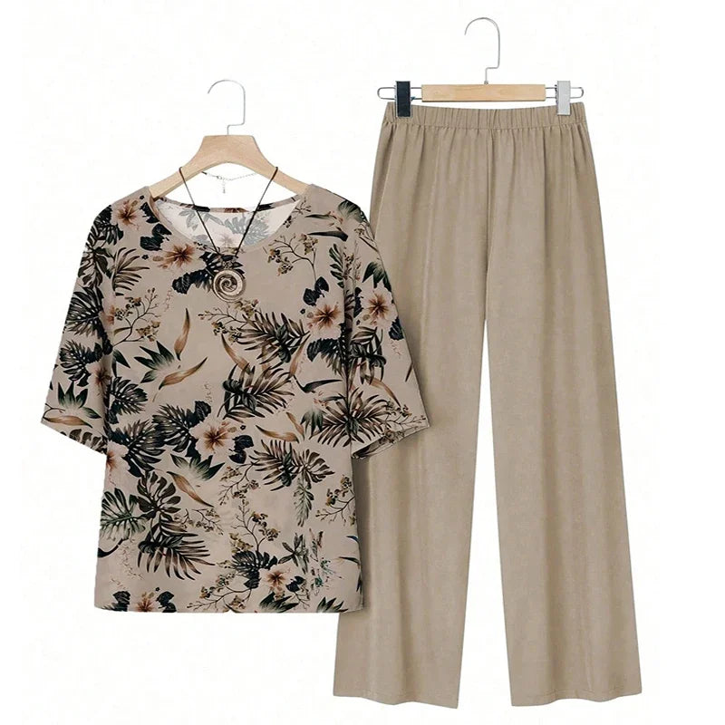 Women’s Plus Size Printed 2-Piece Set.
